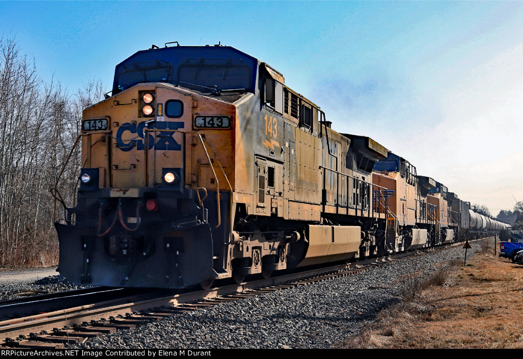 CSX 143 on B-780